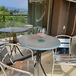 New At A Great Location Apartament