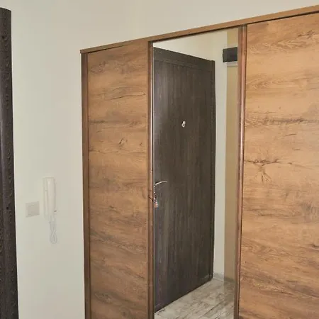New At A Great Location Apartman