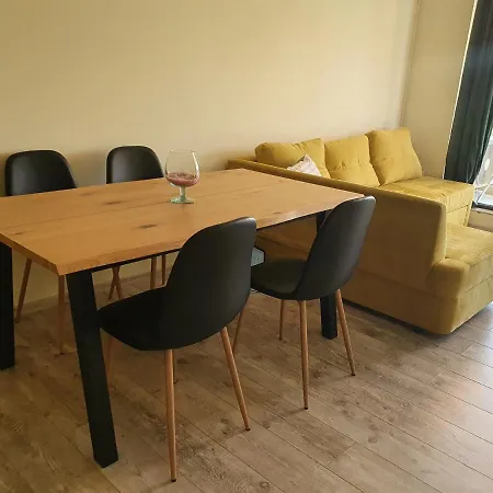 New At A Great Location Apartament