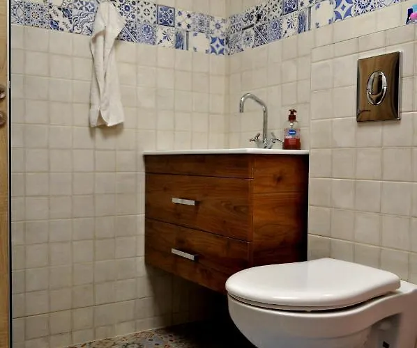 New At A Great Location Apartmán *