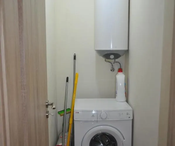 New At A Great Location Apartmán *